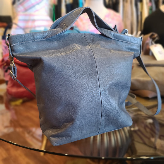 LATICO Blue Leather Handbag - PopRock Vintage. The cool quotes t-shirt store.