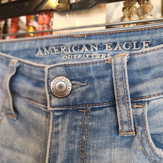 AMERICAN EAGLE Dark Wash Destroyed Skinny Jeans 4 - PopRock Vintage. The cool quotes t-shirt store.