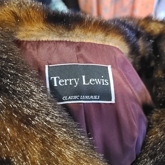 TERRY LEWIS Faux Fur Coat - PopRock Vintage. The cool quotes t-shirt store.