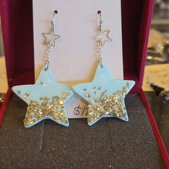 THAT HAPPY PLACE Light Blue/Silver Star Dangle Earrings - PopRock Vintage. The cool quotes t-shirt store.