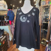 QUAKER FACTORY Black Star & Moon Long Sleeve XL - PopRock Vintage. The cool quotes t-shirt store.