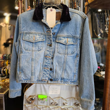 RAFAELLA Cropped Denim Jacket w. Velvet collar S - PopRock Vintage. The cool quotes t-shirt store.