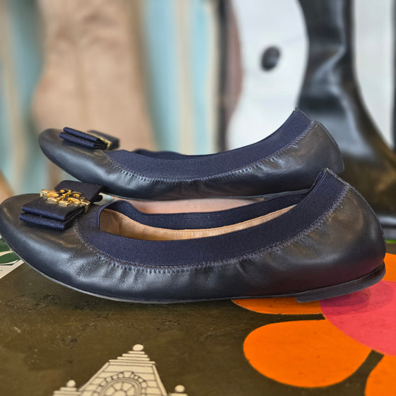 TORY BURCH Navy Blue Leather Ballet Flats 8 - PopRock Vintage. The cool quotes t-shirt store.