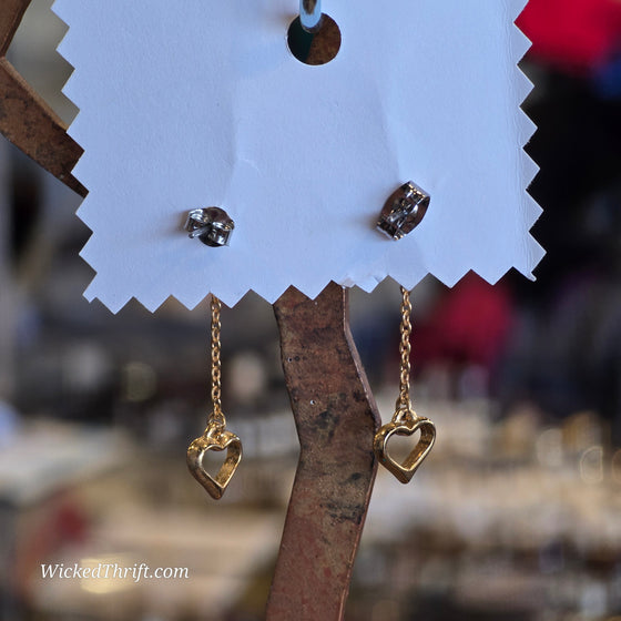 GOLDEN Heart Dangle Earrings - PopRock Vintage. The cool quotes t-shirt store.