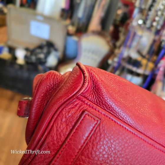 PRADA AUTHENTIC Red Vit Daino Life - PopRock Vintage. The cool quotes t-shirt store.