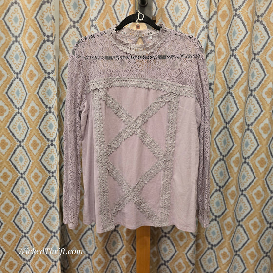 CHERI Lavender Lace Long Sleeve Top L - PopRock Vintage. The cool quotes t-shirt store.