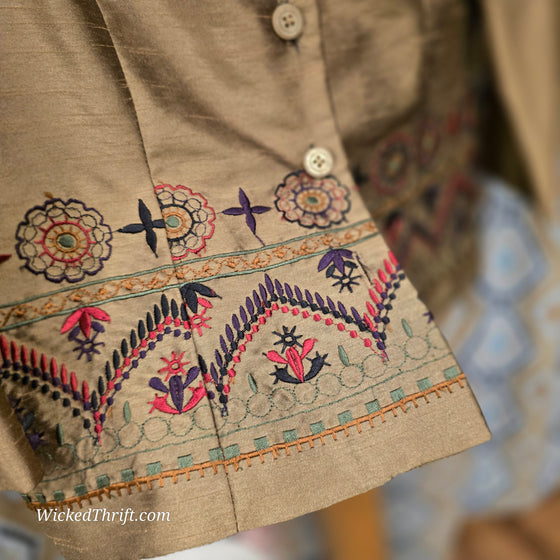DONNA RICCO Golden Embroidered Blazer AS IS 10 - PopRock Vintage. The cool quotes t-shirt store.